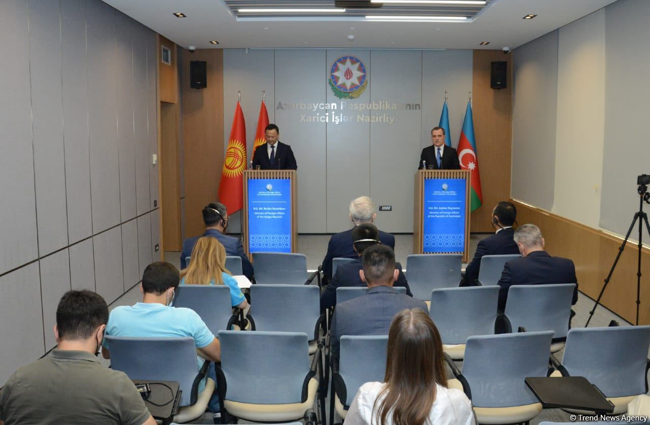 Azərbaycan və Qırğızıstanın XİN rəhbərləri mətbuat konfransı keçirib (FOTO/VİDEO)