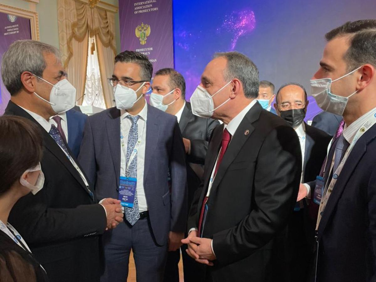 Kamran Əliyevin rəhbərlik etdiyi nümayəndə heyəti Sankt-Peterburqa yola düşüb (FOTO)