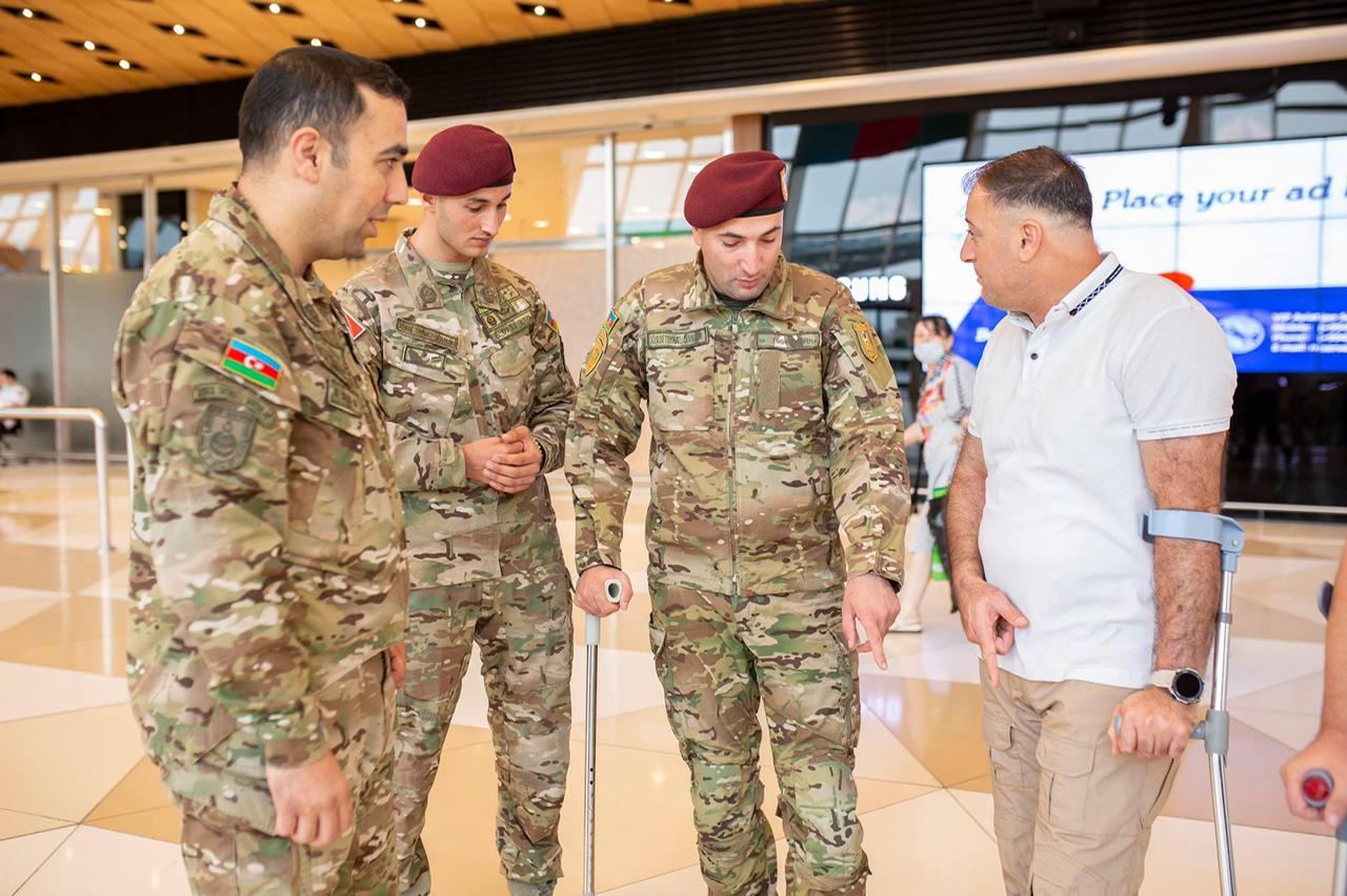Ağır yaralanan daha 8 qazimiz Türkiyəyə göndərilib (FOTO)