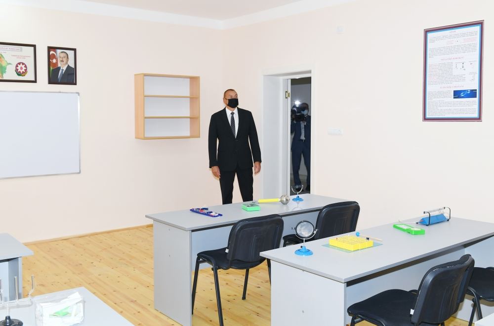 Prezident İlham Əliyev Xocasən qəsəbəsində şəhid ailələri və müharibə əlillərinə mənzillərin və avtomobillərin təqdim olunması mərasimində iştirak edib (FOTO/VIDEO) (YENİLƏNİB-2)