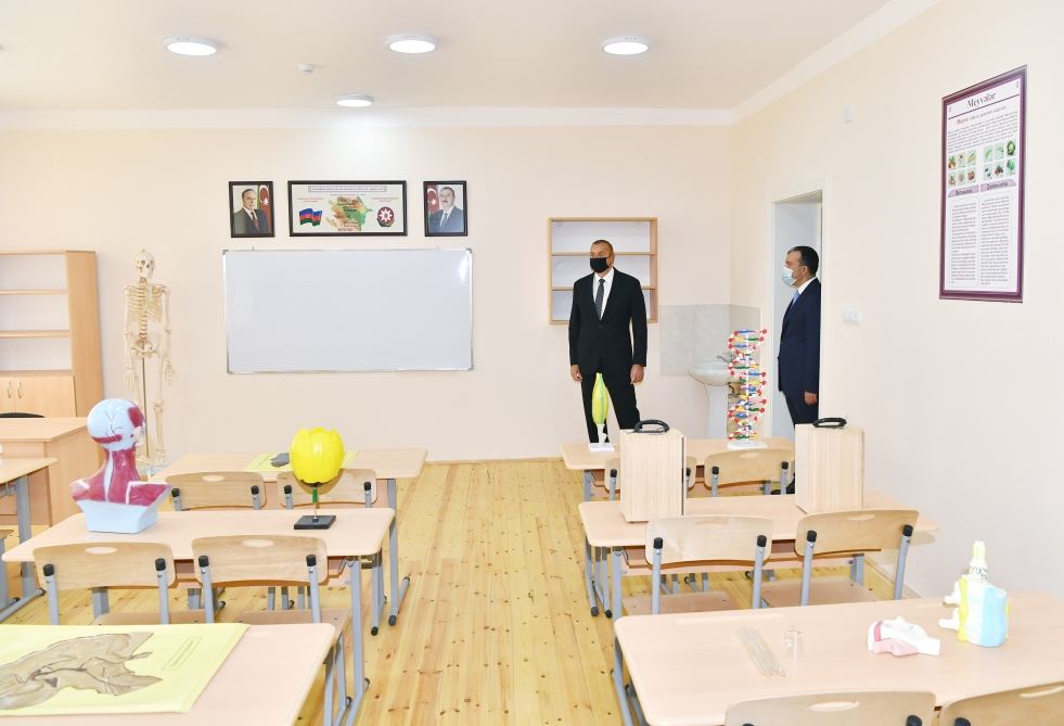 Prezident İlham Əliyev Xocasən qəsəbəsində şəhid ailələri və müharibə əlillərinə mənzillərin və avtomobillərin təqdim olunması mərasimində iştirak edib (FOTO/VIDEO) (YENİLƏNİB-2)