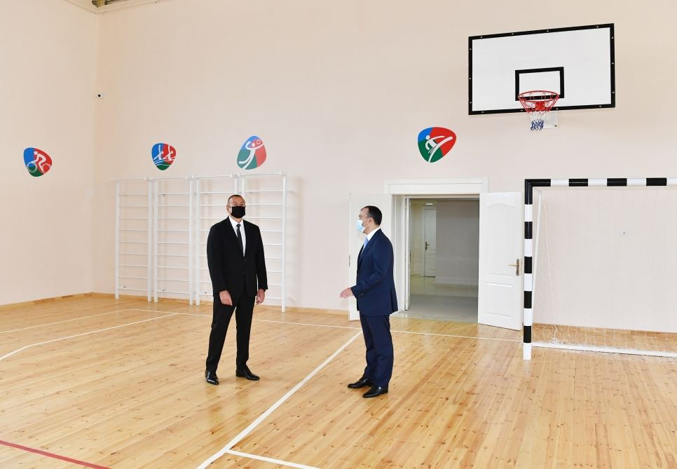 Prezident İlham Əliyev Xocasən qəsəbəsində şəhid ailələri və müharibə əlillərinə mənzillərin və avtomobillərin təqdim olunması mərasimində iştirak edib (FOTO/VIDEO) (YENİLƏNİB-2)