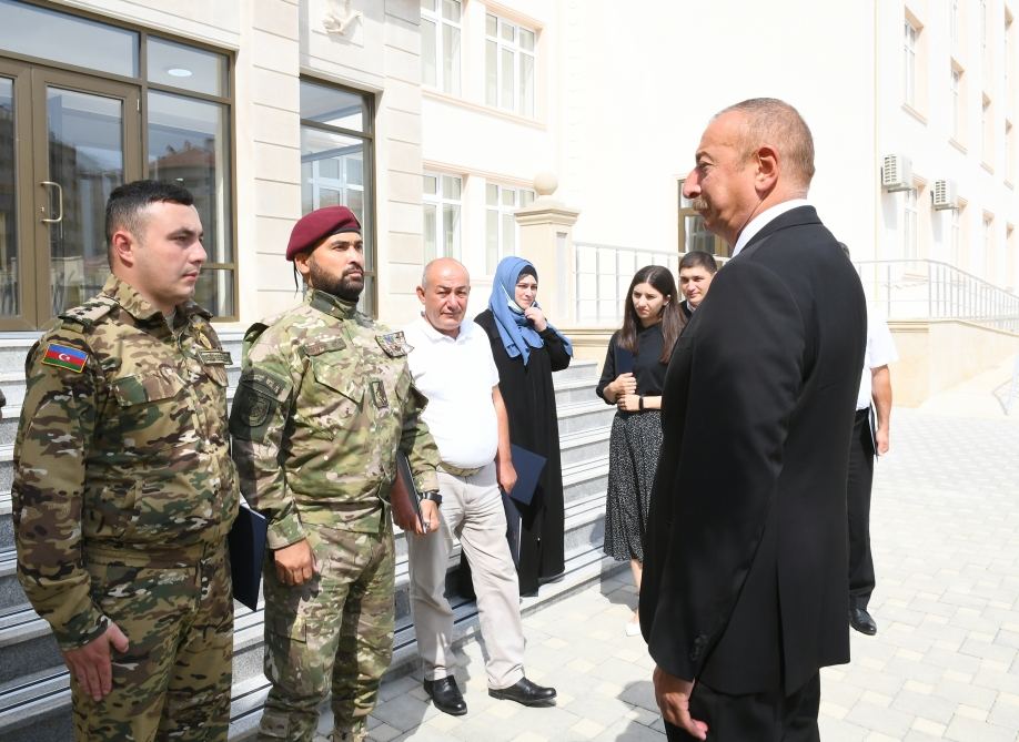Prezident İlham Əliyev Xocasən qəsəbəsində şəhid ailələri və müharibə əlillərinə mənzillərin və avtomobillərin təqdim olunması mərasimində iştirak edib (FOTO/VIDEO) (YENİLƏNİB-2)