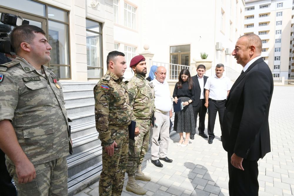 Prezident İlham Əliyev Xocasən qəsəbəsində şəhid ailələri və müharibə əlillərinə mənzillərin və avtomobillərin təqdim olunması mərasimində iştirak edib (FOTO/VIDEO) (YENİLƏNİB-2)