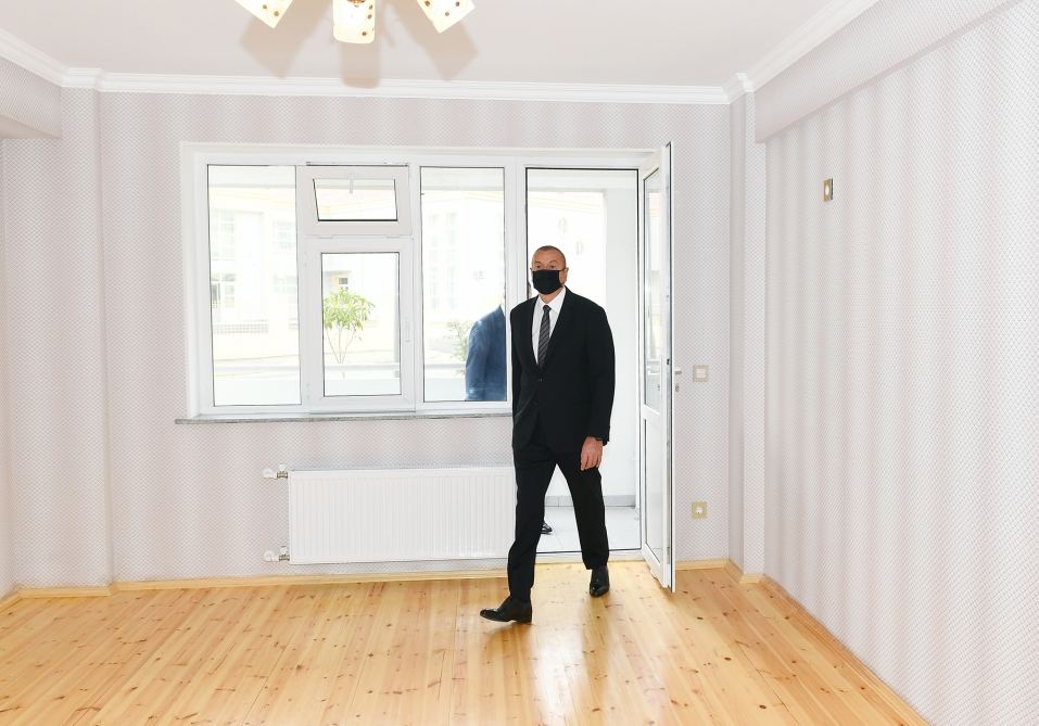 Prezident İlham Əliyev Xocasən qəsəbəsində şəhid ailələri və müharibə əlillərinə mənzillərin və avtomobillərin təqdim olunması mərasimində iştirak edib (FOTO/VIDEO) (YENİLƏNİB-2)