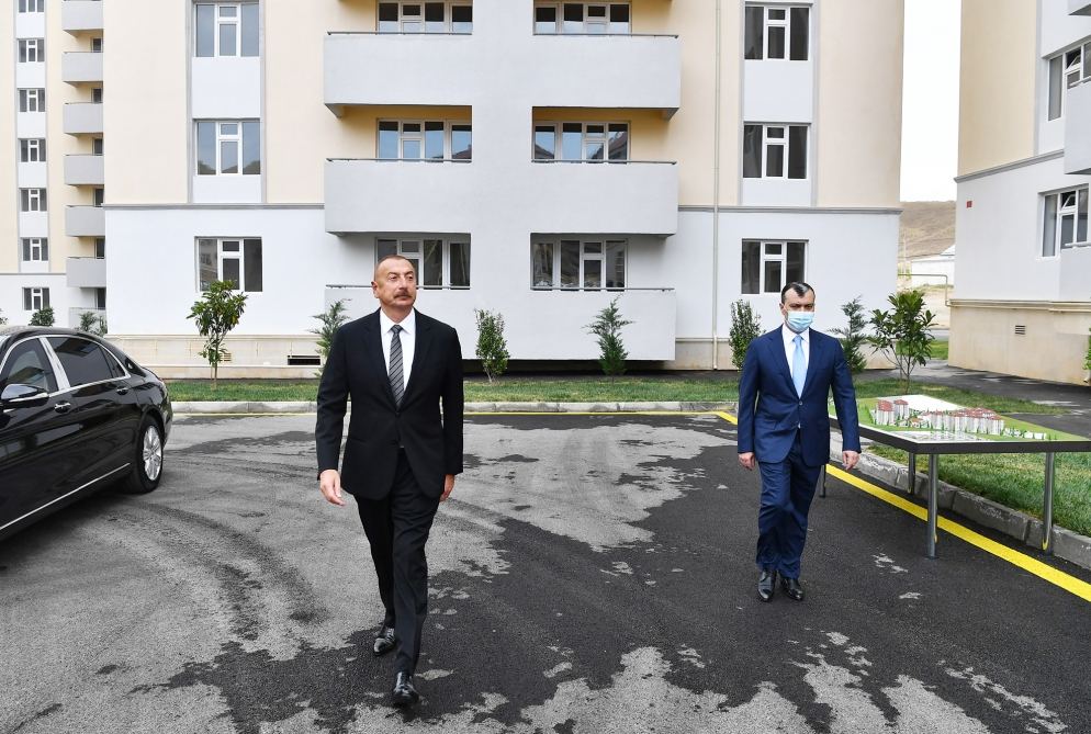Prezident İlham Əliyev Xocasən qəsəbəsində şəhid ailələri və müharibə əlillərinə mənzillərin və avtomobillərin təqdim olunması mərasimində iştirak edib (FOTO/VIDEO) (YENİLƏNİB-2)