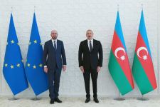Azərbaycan Prezidenti İlham Əliyev və Avropa İttifaqı Şurasının Prezidenti Şarl Mişel birgə işçi nahar ediblər  (FOTO/VİDEO) (YENİLƏNİB)