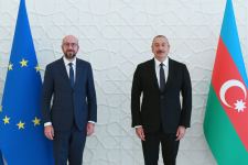 Azərbaycan Prezidenti İlham Əliyev və Avropa İttifaqı Şurasının Prezidenti Şarl Mişel birgə işçi nahar ediblər  (FOTO/VİDEO) (YENİLƏNİB)