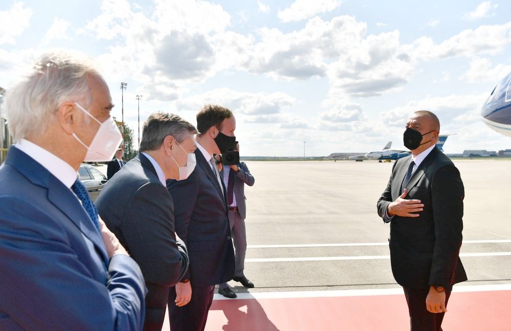 Prezident İlham Əliyevin Rusiyaya işgüzar səfəri başa çatıb (FOTO/VİDEO)(YENİLƏNİB-2)