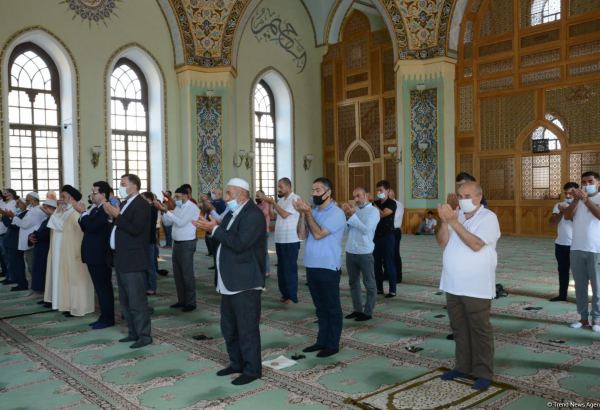 İbadət yerləri və ziyarətgahlara din xadiminin təyin olunması qaydası müəyyənləşib