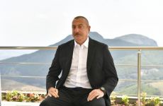 Prezident İlham Əliyev Daşkəsəndə “AzerGold” QSC-nin “Çovdar” İnteqrəolunmuş Regional Emal Sahəsinin fəaliyyəti ilə tanış olub, Azərbaycan Televiziyasına müsahibə verib (YENİLƏNİB) (FOTO/VİDEO)