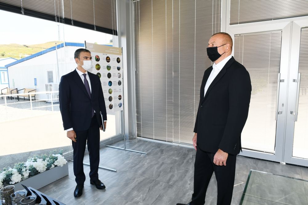 Prezident İlham Əliyev Daşkəsəndə “AzerGold” QSC-nin “Çovdar” İnteqrəolunmuş Regional Emal Sahəsinin fəaliyyəti ilə tanış olub, Azərbaycan Televiziyasına müsahibə verib (YENİLƏNİB) (FOTO/VİDEO)
