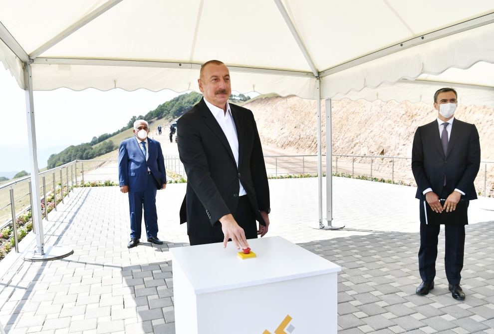 Prezident İlham Əliyev Daşkəsəndə “AzerGold” QSC-nin “Çovdar” İnteqrəolunmuş Regional Emal Sahəsinin fəaliyyəti ilə tanış olub, Azərbaycan Televiziyasına müsahibə verib (YENİLƏNİB) (FOTO/VİDEO)