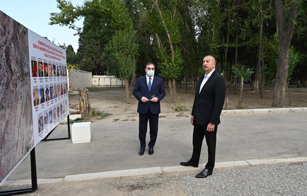 Prezident İlham Əliyev Gəncədə Ermənistanın raket hücumlarının səbəb olduğu cinayət səhnələri ilə tanış olub (FOTO/VİDEO)
