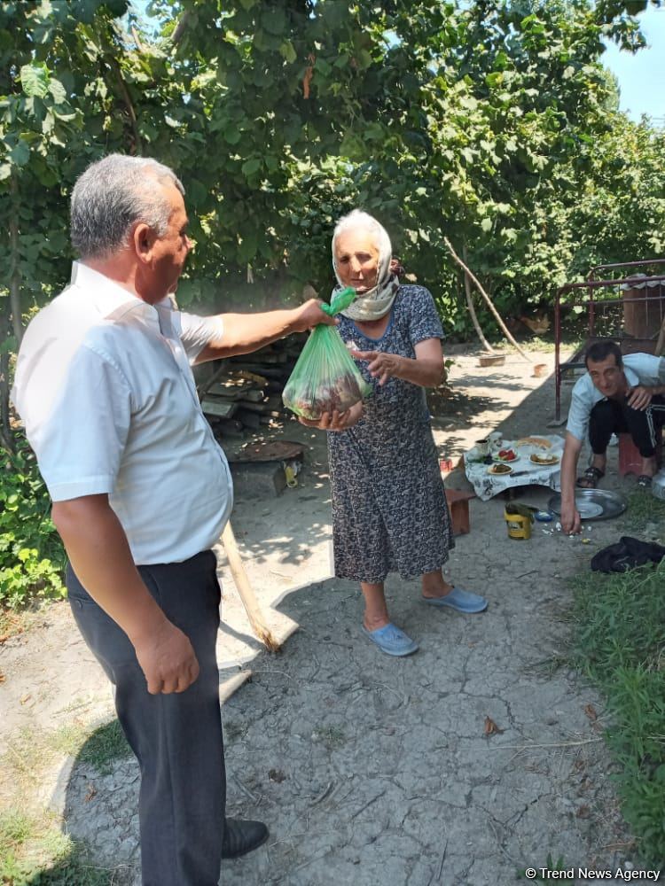 Deputat Sevil Mikayılovanın təşəbbüsü ilə Xudatda Qurban bayramı sovqatı paylanılıb (FOTO)