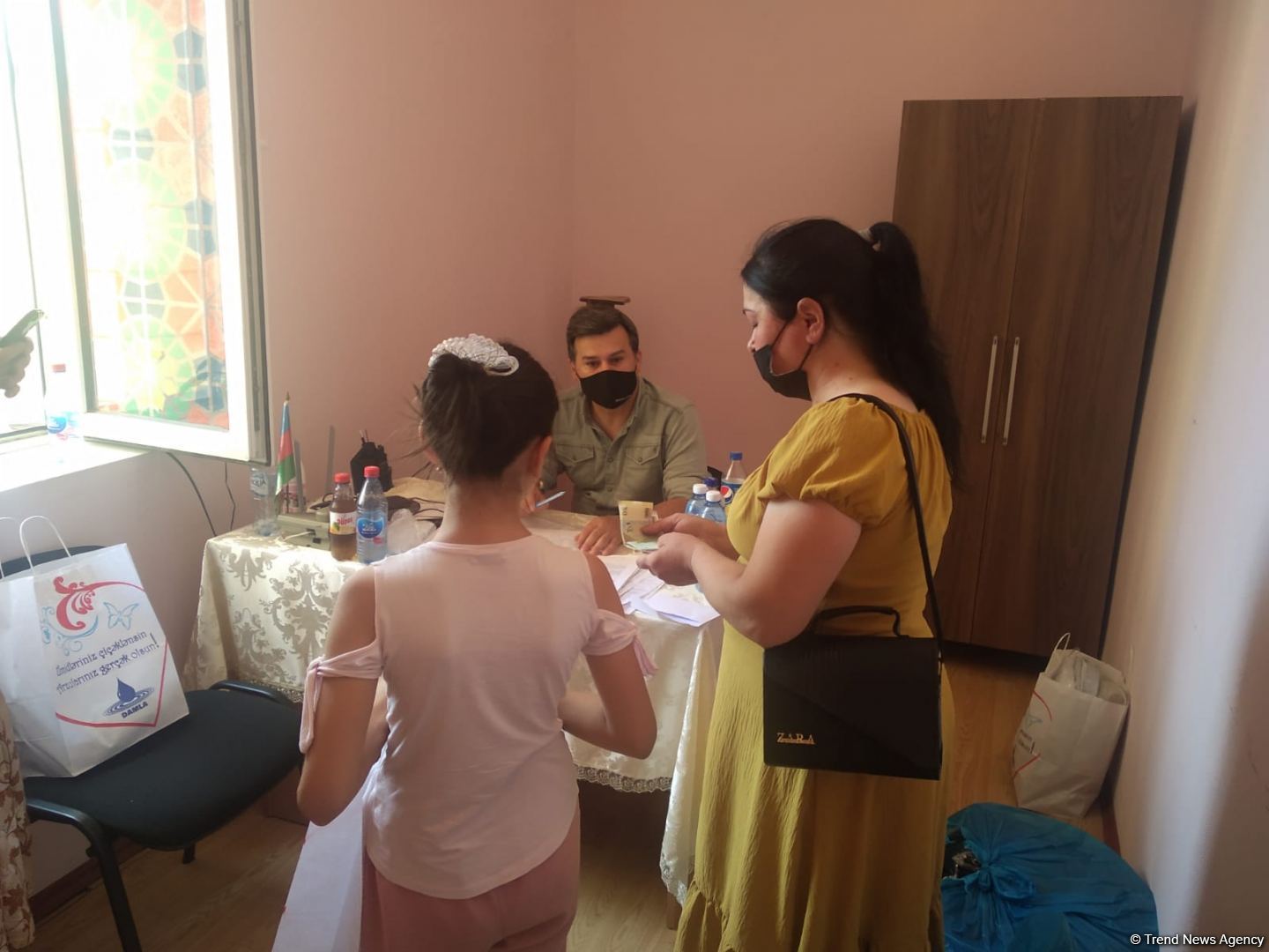 Deputat Sevil Mikayılovanın təşəbbüsü ilə Xudatda Qurban bayramı sovqatı paylanılıb (FOTO)