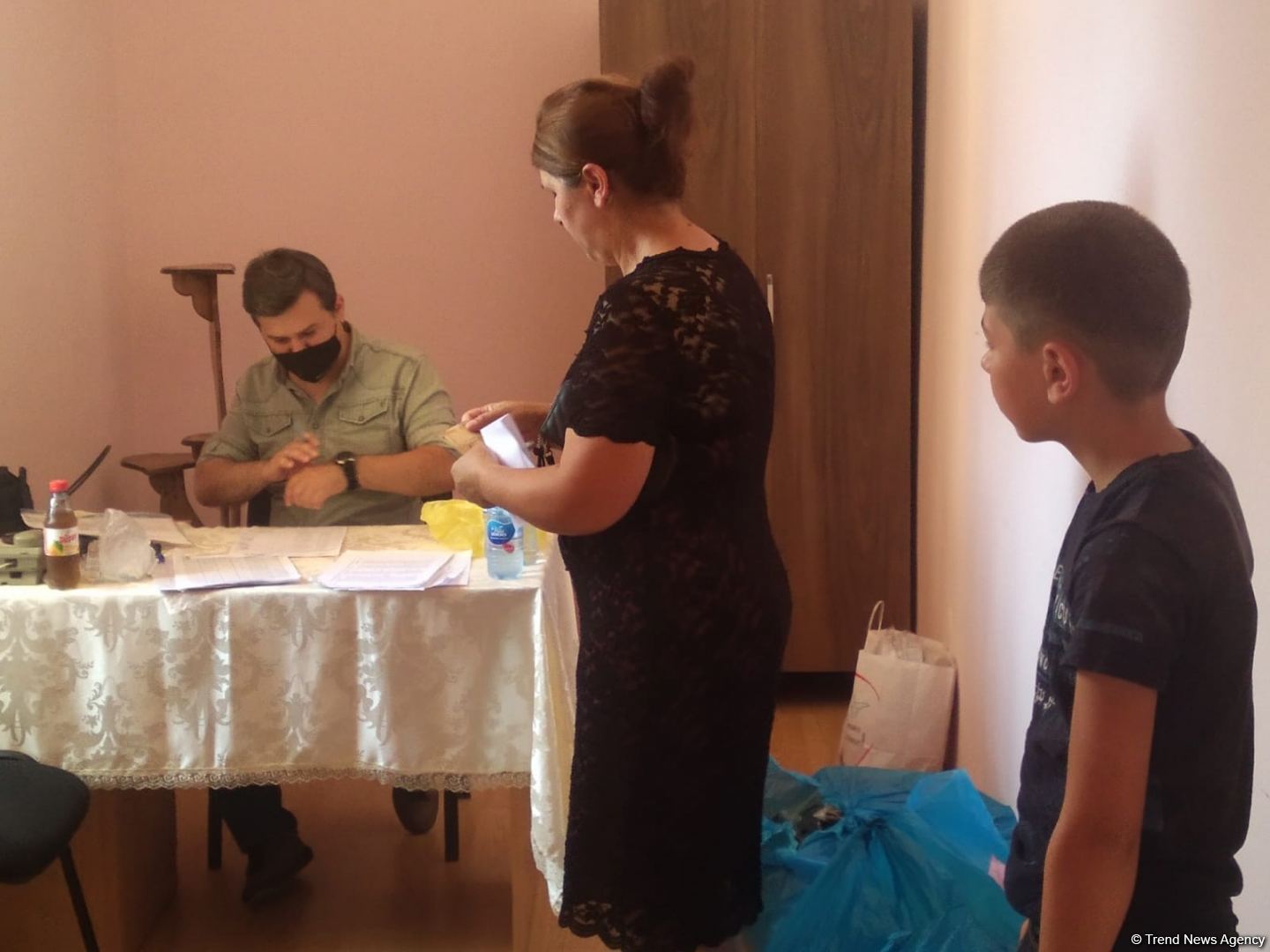 Deputat Sevil Mikayılovanın təşəbbüsü ilə Xudatda Qurban bayramı sovqatı paylanılıb (FOTO)