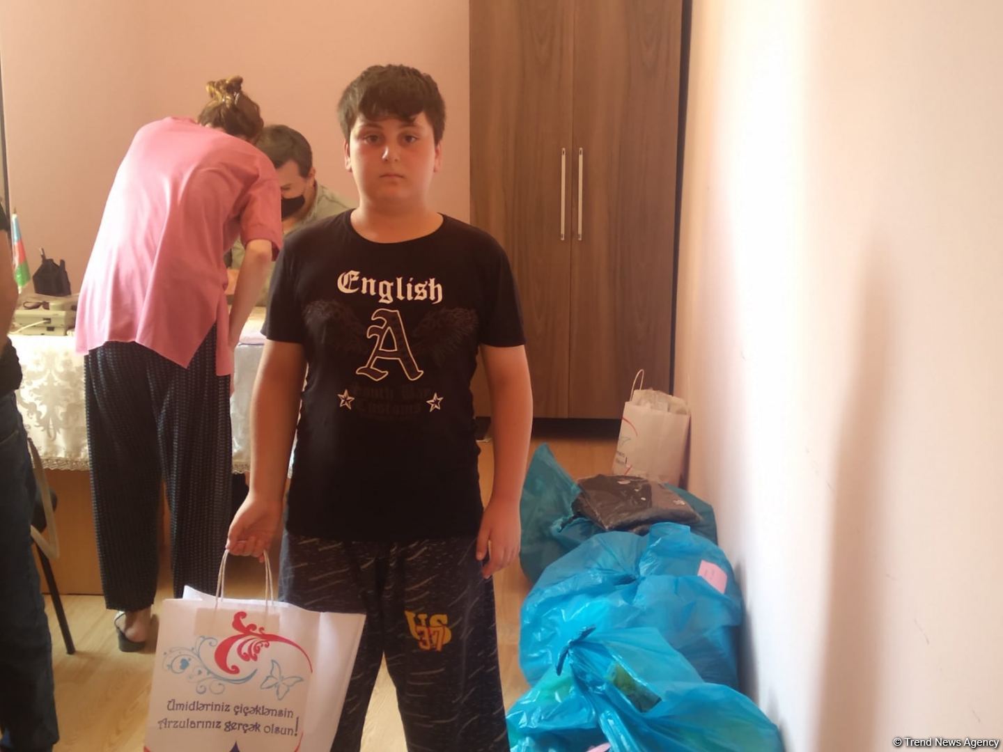 Deputat Sevil Mikayılovanın təşəbbüsü ilə Xudatda Qurban bayramı sovqatı paylanılıb (FOTO)