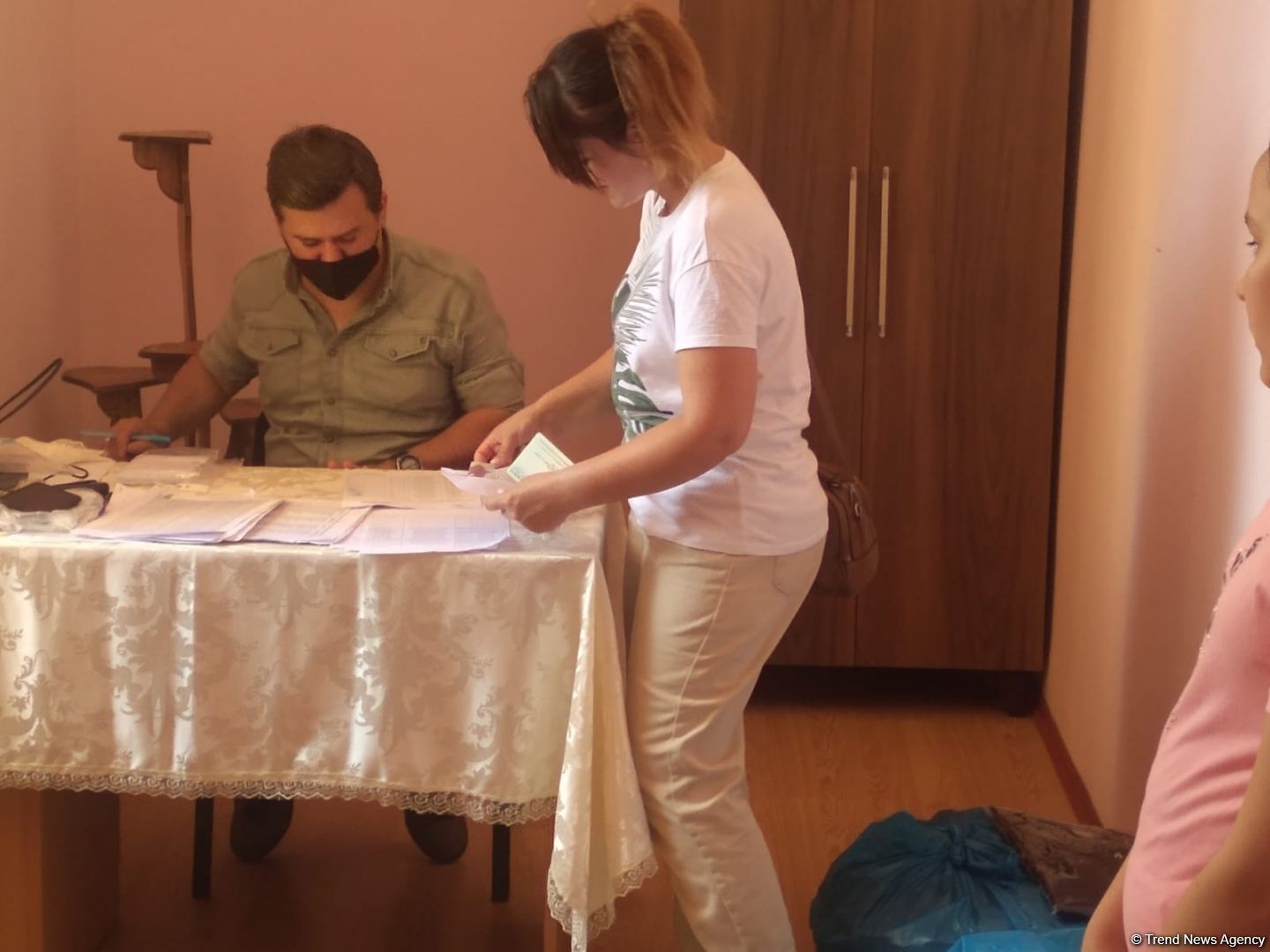 Deputat Sevil Mikayılovanın təşəbbüsü ilə Xudatda Qurban bayramı sovqatı paylanılıb (FOTO)