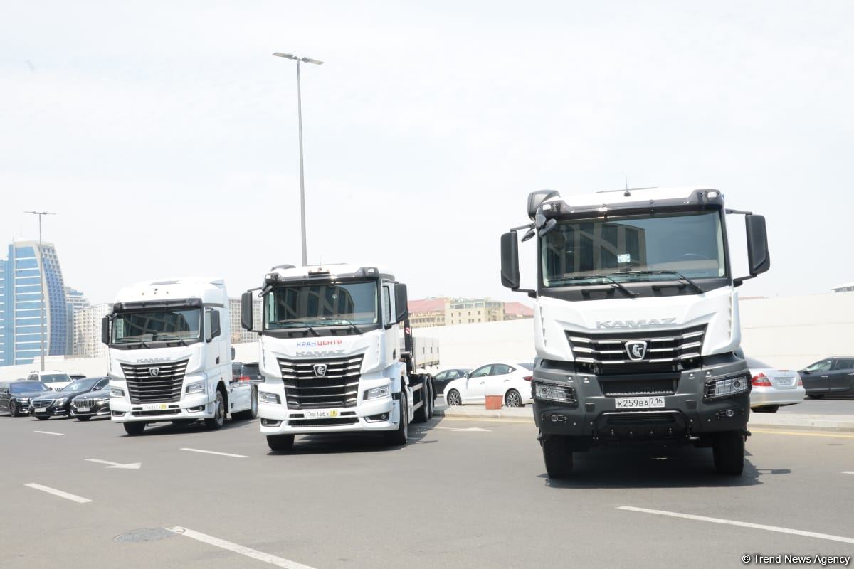 Rusiyanın "KamAZ" şirkəti ilə Gəncə Avtomobil Zavodu arasında memorandum imzalanıb (FOTO)