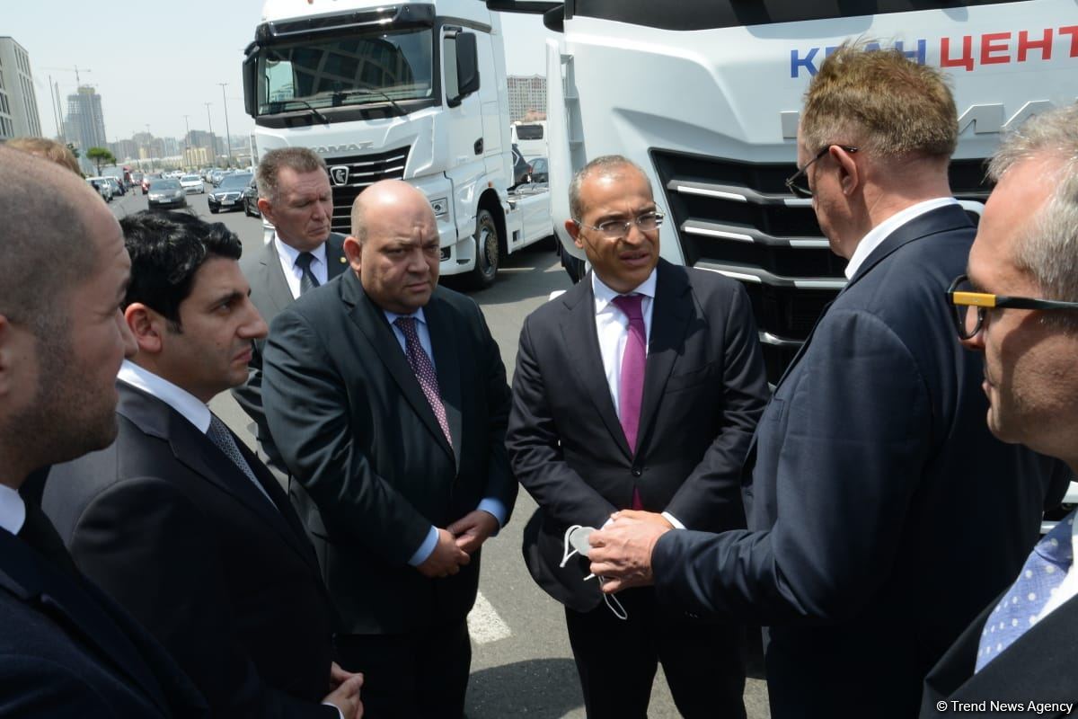 Rusiyanın "KamAZ" şirkəti ilə Gəncə Avtomobil Zavodu arasında memorandum imzalanıb (FOTO)