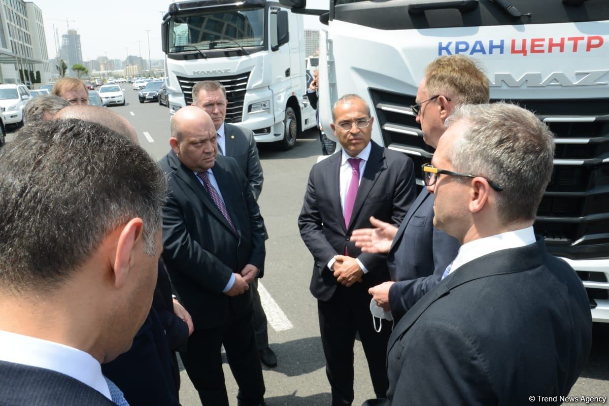 Rusiyanın "KamAZ" şirkəti ilə Gəncə Avtomobil Zavodu arasında memorandum imzalanıb (FOTO)