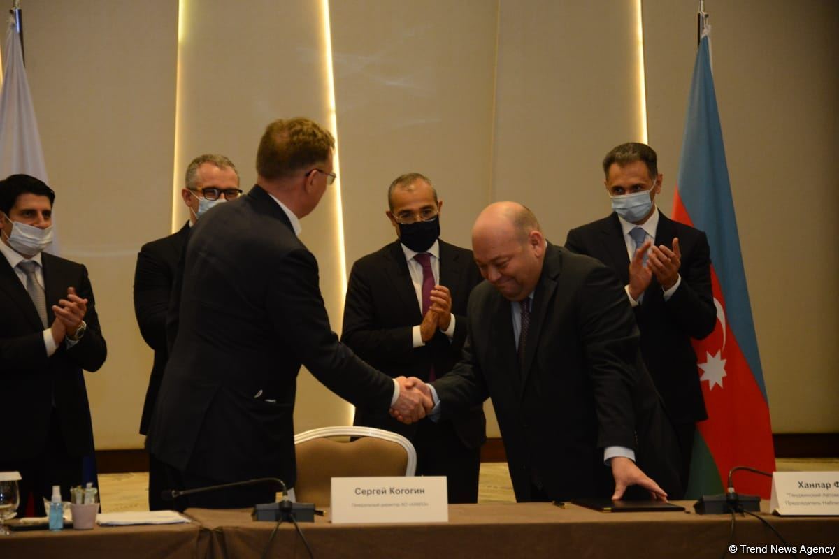 Rusiyanın "KamAZ" şirkəti ilə Gəncə Avtomobil Zavodu arasında memorandum imzalanıb (FOTO)
