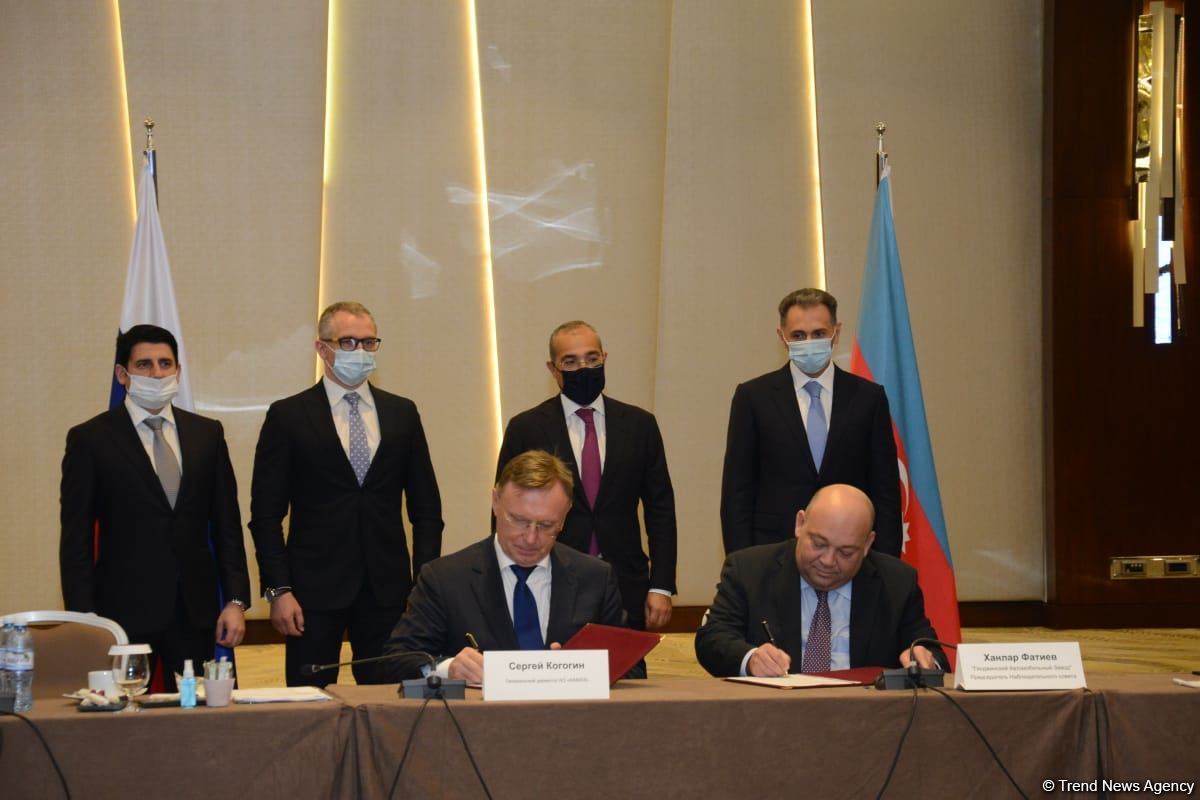 Rusiyanın "KamAZ" şirkəti ilə Gəncə Avtomobil Zavodu arasında memorandum imzalanıb (FOTO)