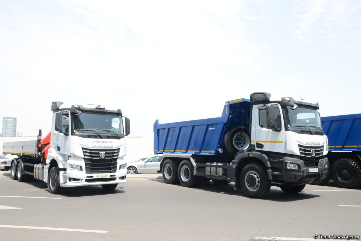 Rusiyanın "KamAZ" şirkəti ilə Gəncə Avtomobil Zavodu arasında memorandum imzalanıb (FOTO)