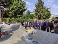 AKP nümayəndə heyəti Şəhidlər Xiyabanı, Fəxri Xiyaban və Türk şəhidliyini ziyarət edib (FOTO)