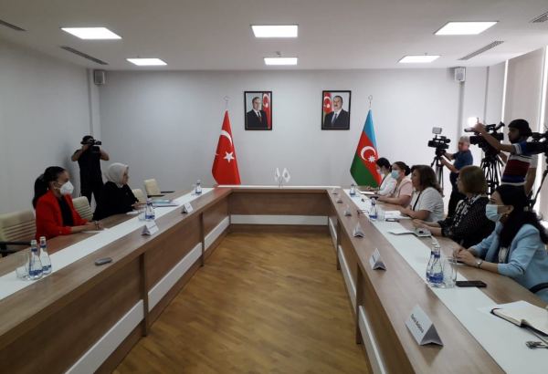 Şuşaya Azərbaycan bayrağı sancılarkən biz də sevincdən ağladıq - Ayşe Keşir (FOTO)