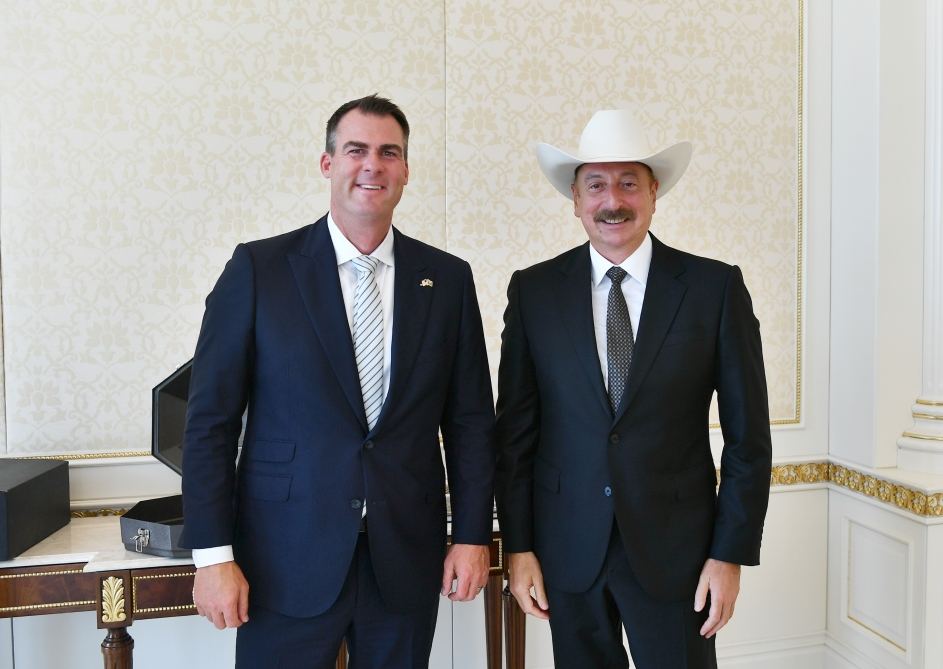 Prezident İlham Əliyev ABŞ-ın Oklahoma ştatının qubernatorunun başçılıq etdiyi nümayəndə heyətini qəbul edib (FOTO/VİDEO) (YENİLƏNİB)