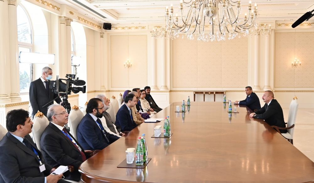 Prezident İlham Əliyev Pakistan Milli Assambleyanın sədrinin başçılıq etdiyi nümayəndə heyətini qəbul edib (FOTO) (YENİLƏNİB)