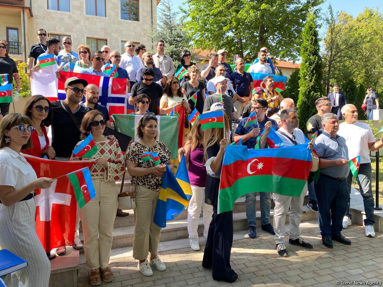 Azərbaycan diaspor nümayəndələrinin Şuşaya səfəri yekunlaşıb (FOTO/VİDEO)
