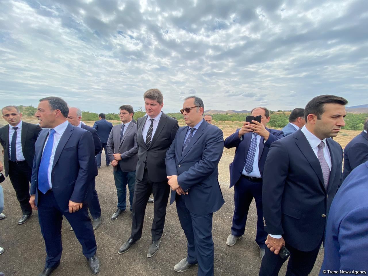 Əlaqələndirmə Qərargahının nümayəndələri Zəfər yolununda aparılan işlər və minatəmizləmə prosesilə tanış olublar (FOTO)