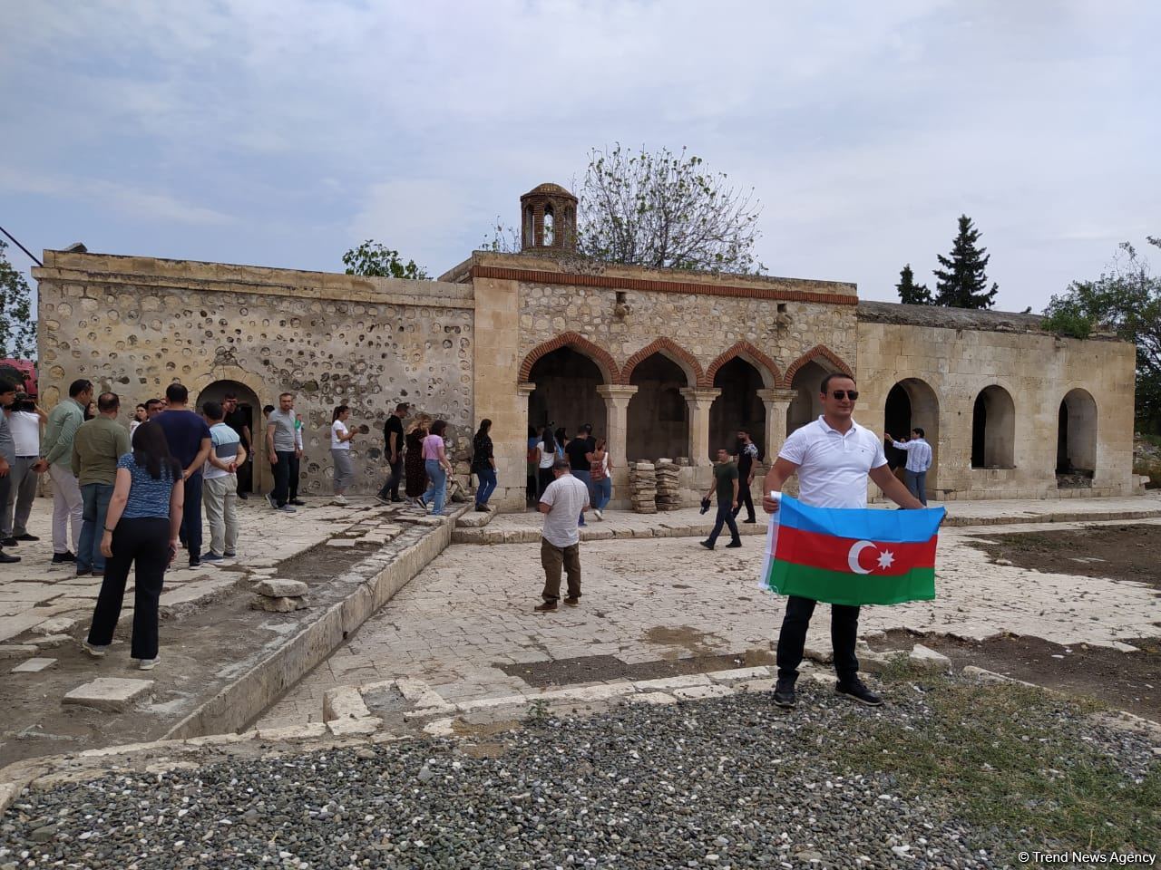 Xaricdə təhsil almış məzunlar Ağdama səfər edib (FOTO)