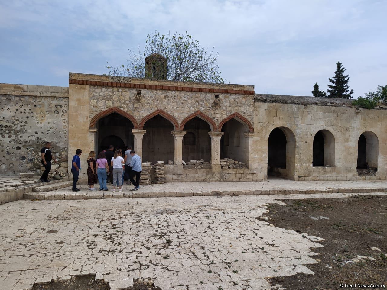 Xaricdə təhsil almış məzunlar Ağdama səfər edib (FOTO)