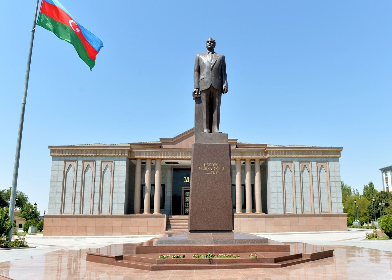 Baş prokuror Kamran Əliyev Naxçıvana işgüzar səfər edib (FOTO)