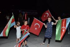 Heydər Əliyev Mərkəzinin binası üzərinə Türkiyənin bayrağı videoproyeksiya olunub (FOTO)