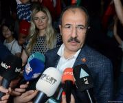 Heydər Əliyev Mərkəzinin binası üzərinə Türkiyənin bayrağı videoproyeksiya olunub (FOTO)