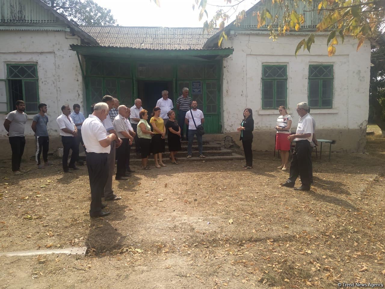 Millət vəkili Sevil Mikayılova seçiciləri ilə görüşüb (FOTO)
