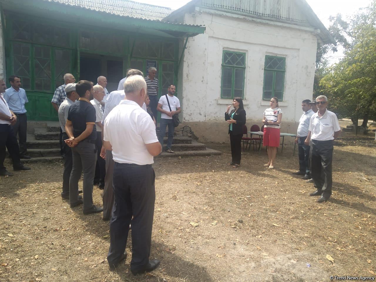 Millət vəkili Sevil Mikayılova seçiciləri ilə görüşüb (FOTO)