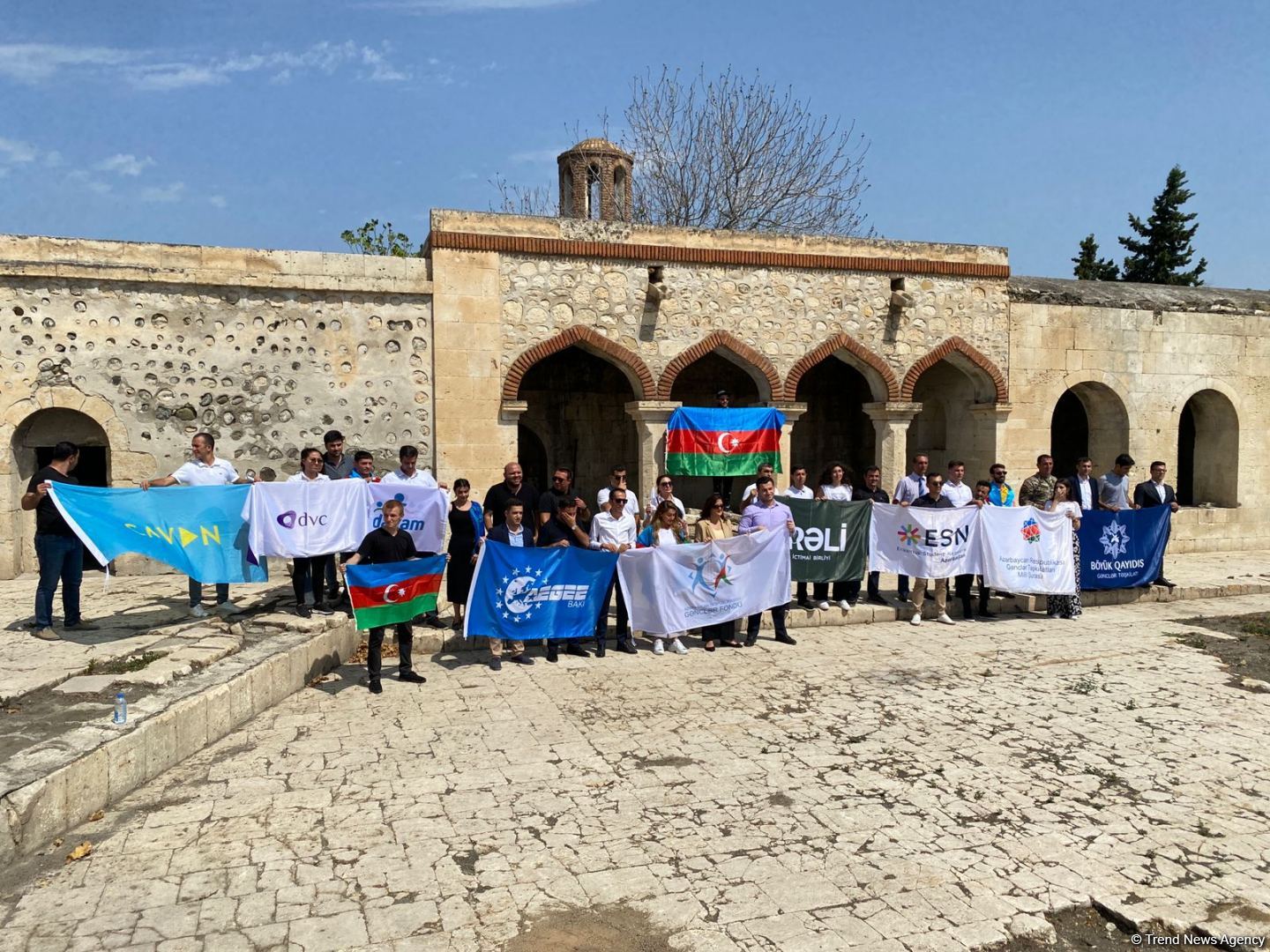 Aparıcı gənclər təşkilatlarının Ağdama səfəri başlayıb (FOTO)