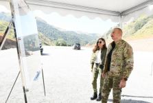 Prezident İlham Əliyev və birinci xanım Mehriban Əliyeva Murovdağında tunelin təməlqoyma mərasimində iştirak ediblər