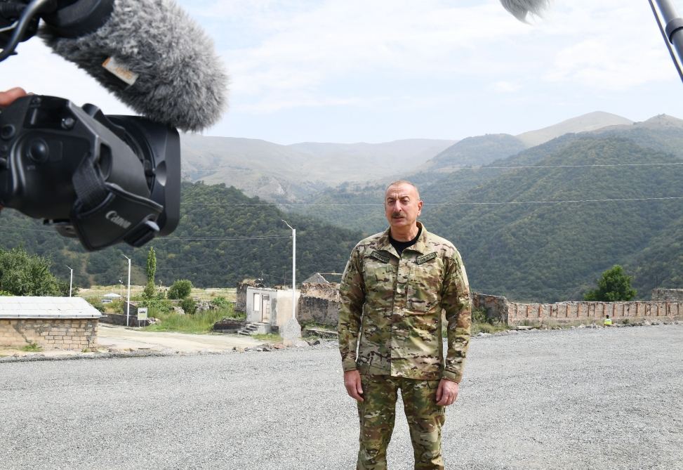 Azərbaycan Prezidenti: AXC-Müsavat hakimiyyəti, onun başında duranlar fəraridirlər, satqındırlar və bu, əsl həqiqətdir