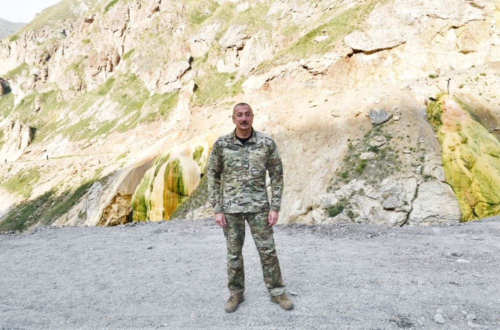 Prezident İlham Əliyev: Köçaryan, Sarkisyan, Ohanyan müharibə zamanı dovşan kimi qaçmışdılar