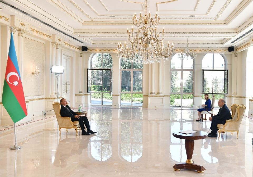 Prezident İlham Əliyev Belçikanın Azərbaycanda yeni təyin olunmuş səfirinin etimadnaməsini qəbul edib (YENİLƏNİB) (FOTO)