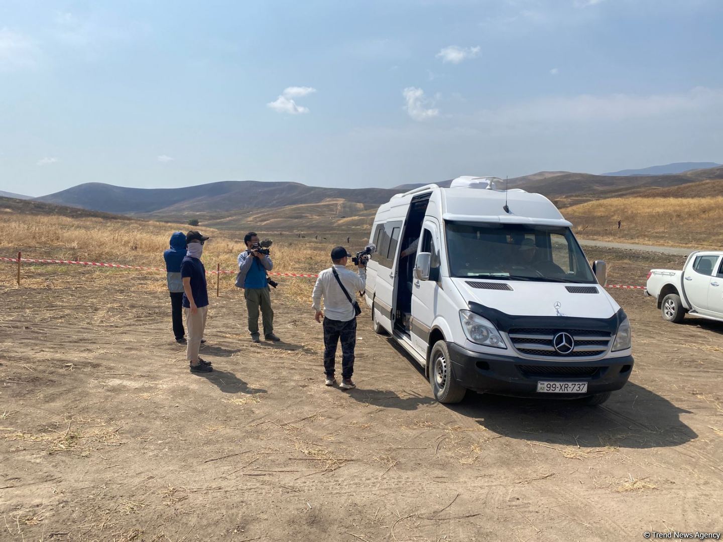 Çinli çəkiliş qrupunun nümayəndələri Füzuliyə səfər edib (FOTO)
