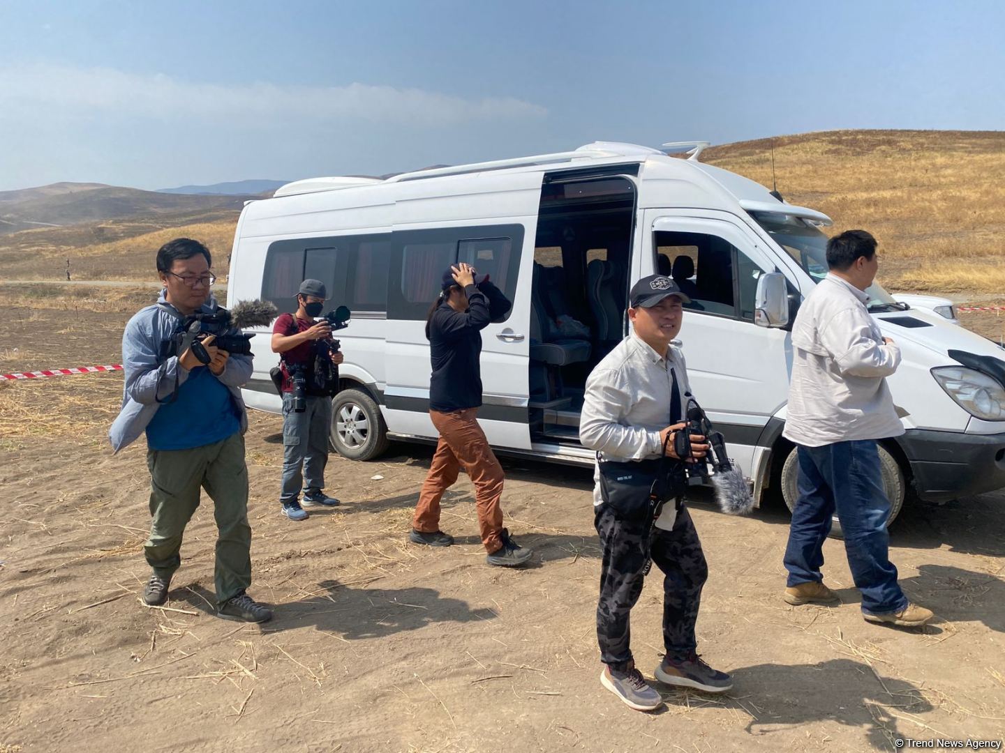 Çinli çəkiliş qrupunun nümayəndələri Füzuliyə səfər edib (FOTO)