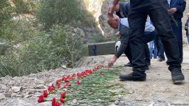 Kəlbəcər sakinləri 28 il sonra doğma yurdlarına səfər ediblər (FOTO)